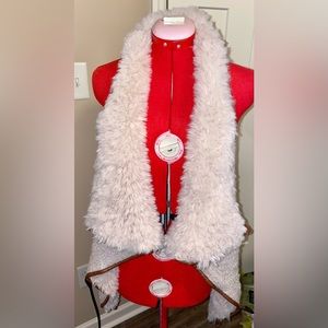 LOVE TREE WOOL BLEND FAUX SHEARLING LEATHER TRIMMED VEST COZY FLUFFY M CREAM